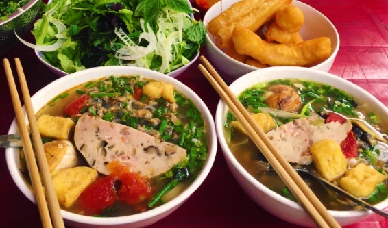 Quan an mo ve dem anh 4