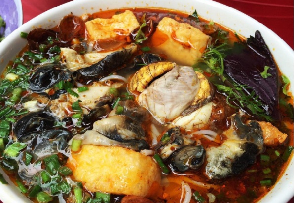 Quan an mo ve dem anh 3