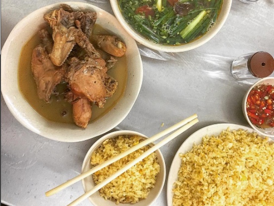 Quan an mo ve dem anh 11