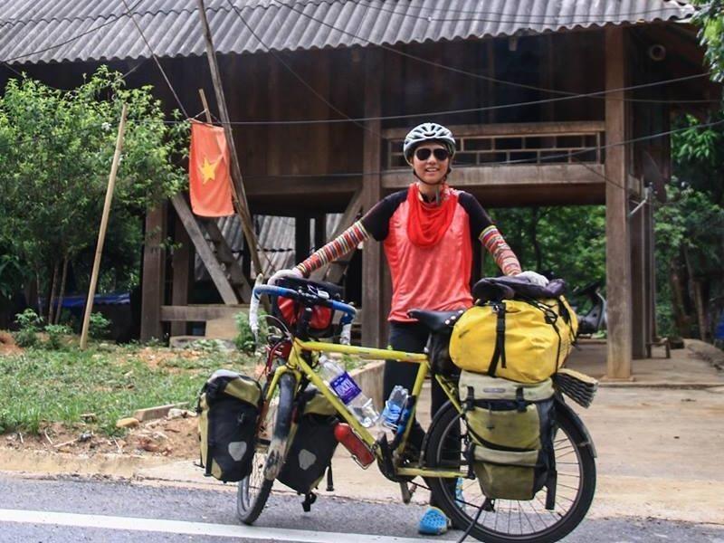 Co gai Han Quoc dap xe hon 60.000 km vong quanh the gioi hinh anh