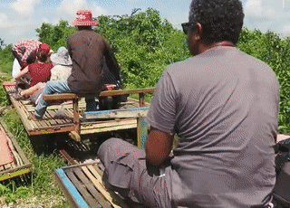 Vi vu tren tau tre doc dao ngam canh Campuchia hinh anh