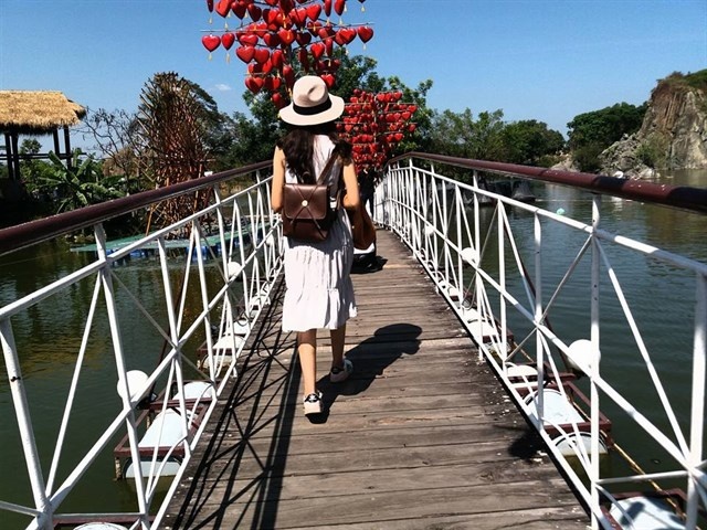 Khong chi Da Nang, Dong Nai cung co cau tinh yeu hinh anh