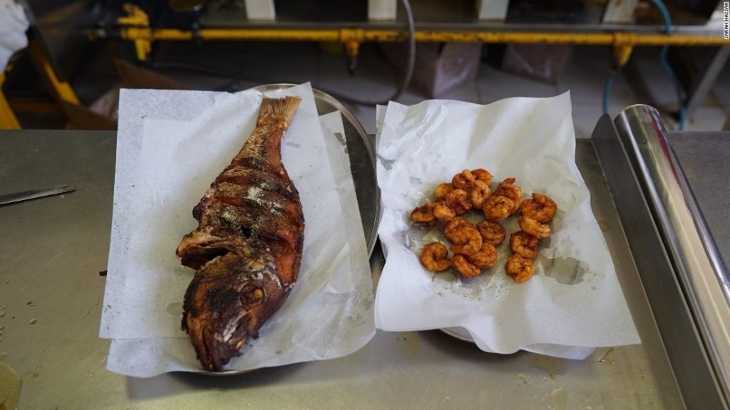 cua hang ca Bu Qtair Dubai anh 9