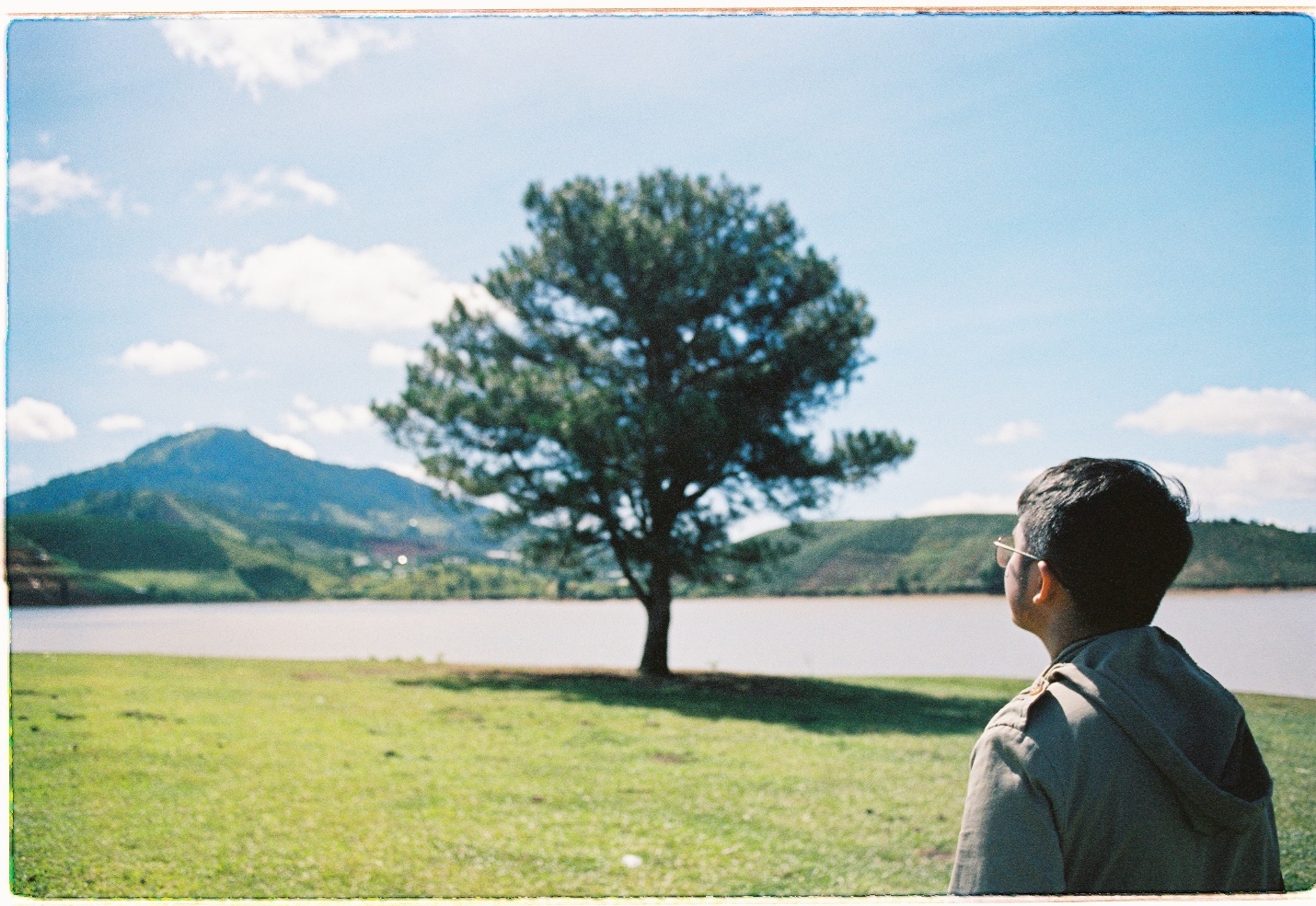 Chang trai di du lich doc Nam Trung Bo anh 1