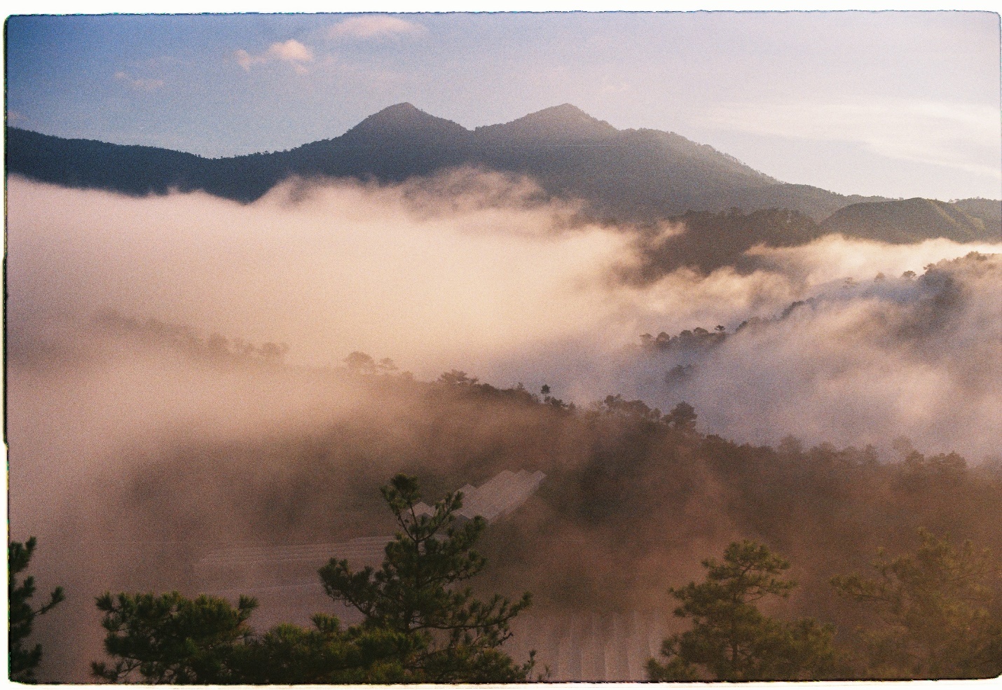 Chang trai di du lich doc Nam Trung Bo anh 4