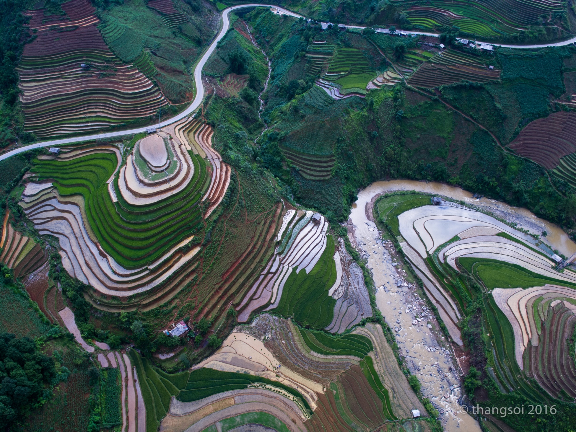 Dau an Viet Nam tu flycam cua nhiep anh gia Le The Thang anh 4