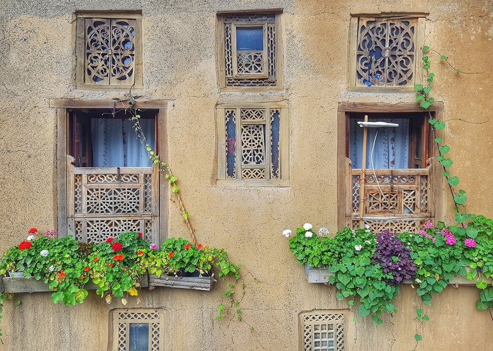 ngoi lang nghin nam tuoi lung chung nui o Iran anh 5