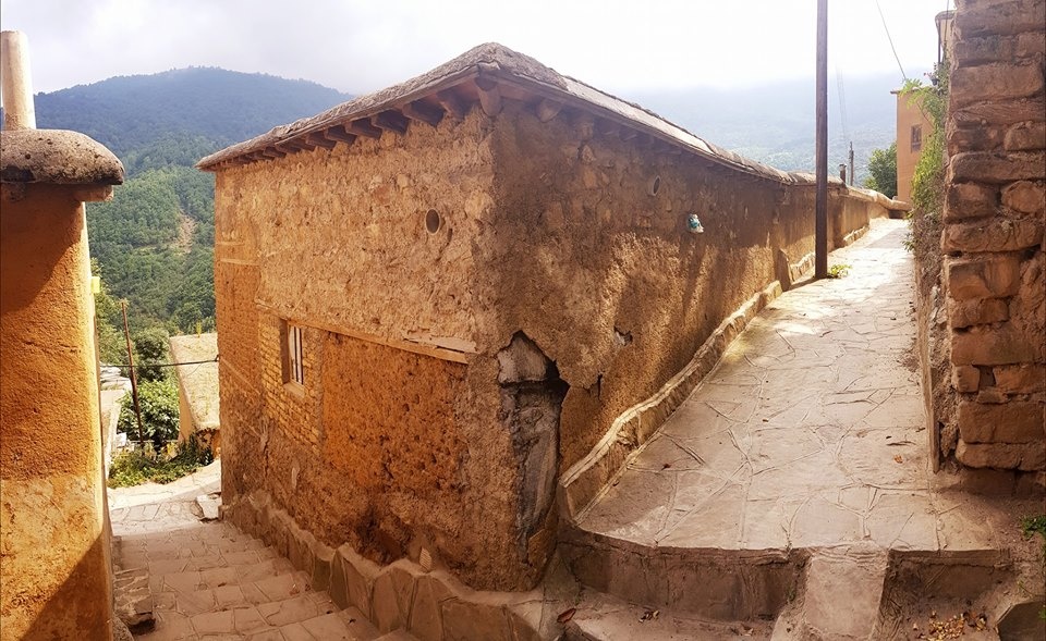 ngoi lang nghin nam tuoi lung chung nui o Iran anh 9