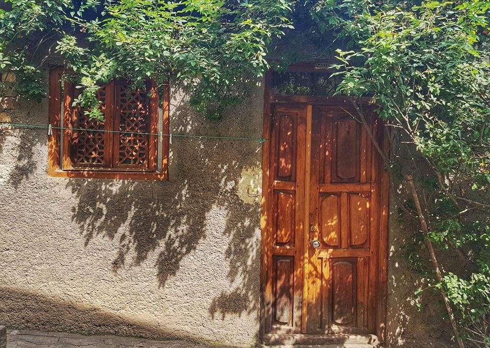 ngoi lang nghin nam tuoi lung chung nui o Iran anh 6