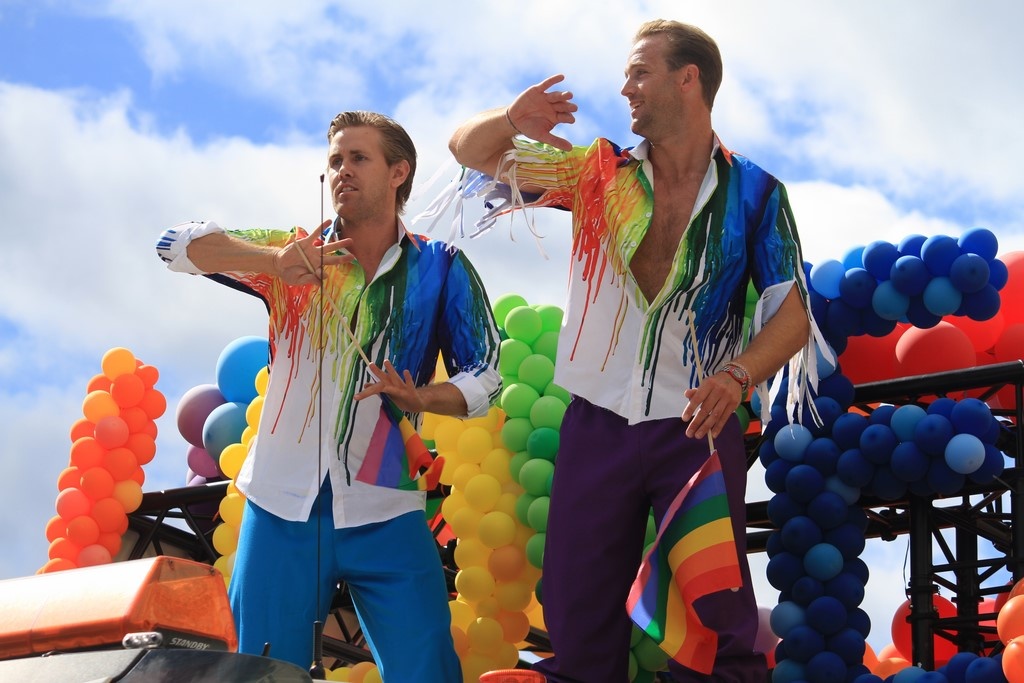 Stockholm Pride 2017: Nua trieu nguoi tham gia le hoi 7 sac cau vong hinh anh