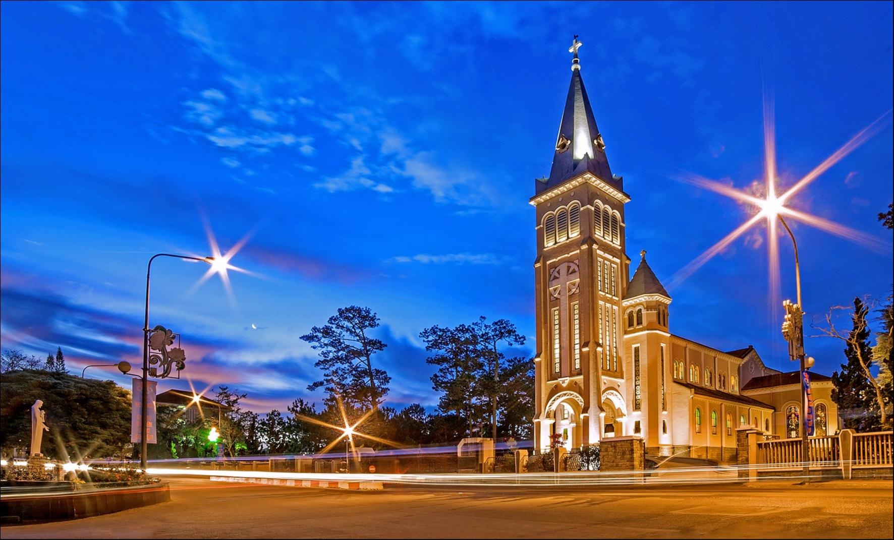 trac nghiem nhung cong trinh noi tieng o Viet Nam anh 9