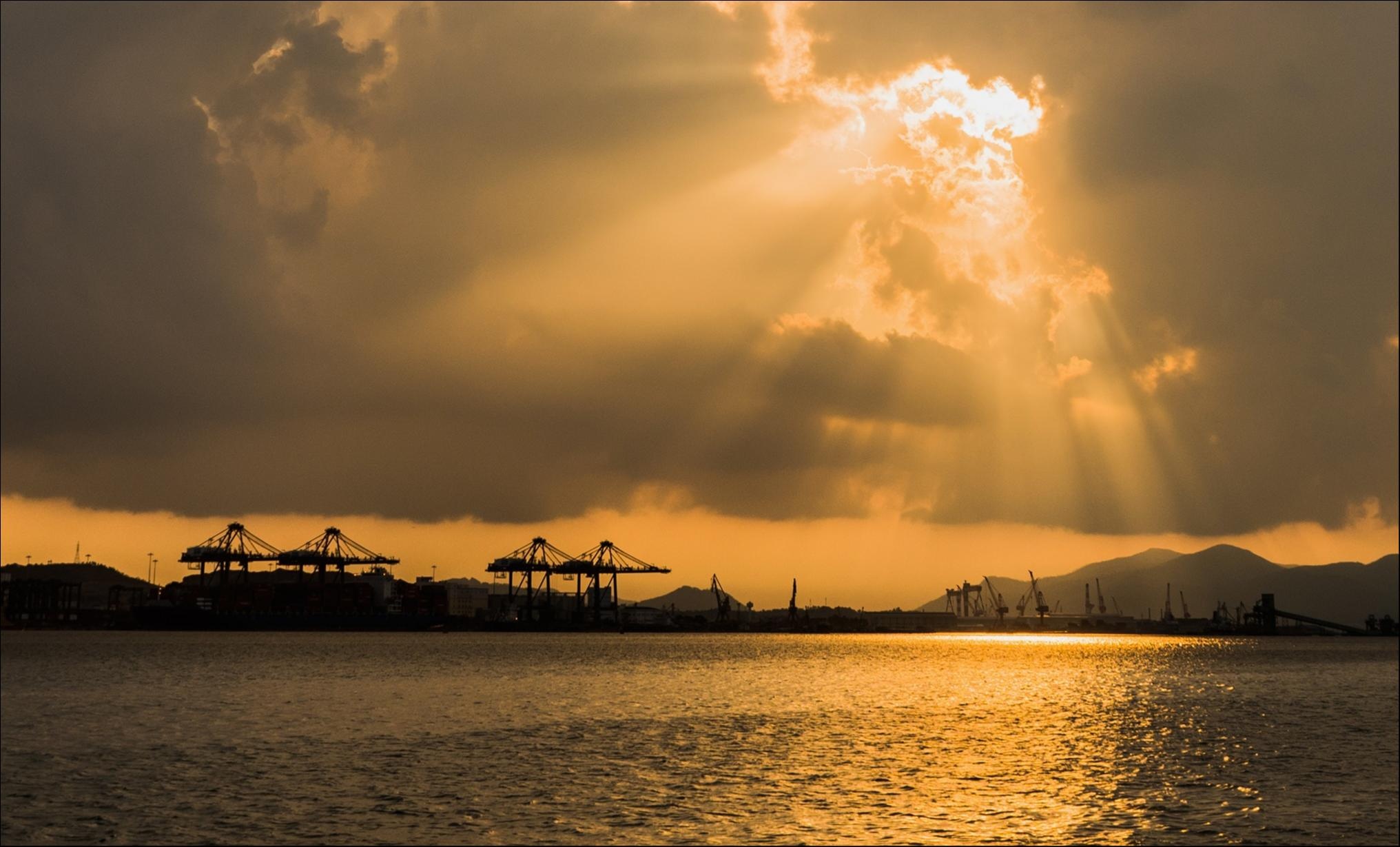 Hạ Long nhìn từ trên cao trong dấu ấn Việt Nam ảnh 13 Ha Long nhin tu tren cao trong dau an Viet Nam anh 13