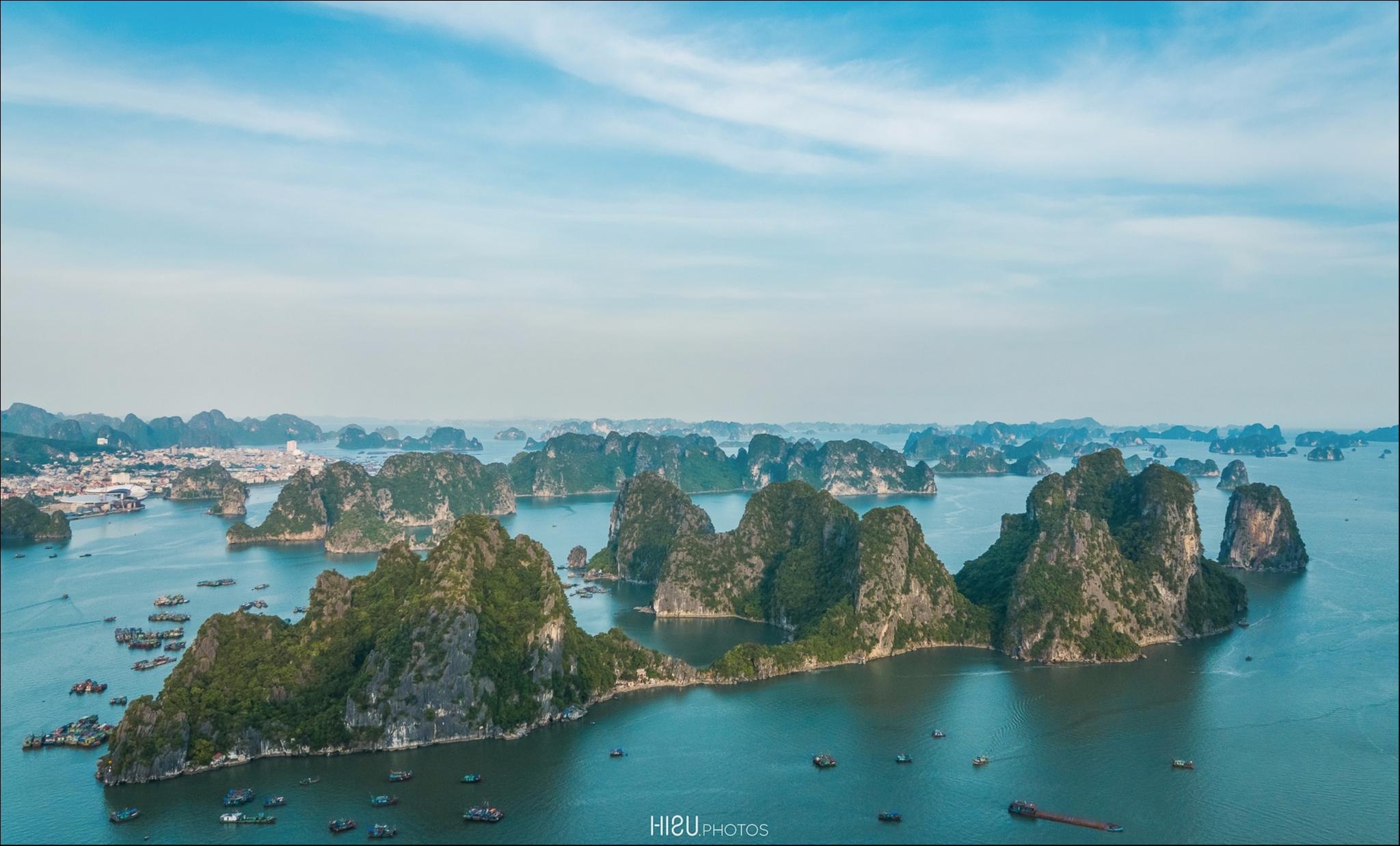 Hạ Long nhìn từ trên cao trong dấu ấn Việt Nam ảnh 1 Ha Long nhin tu tren cao trong dau an Viet Nam anh 1