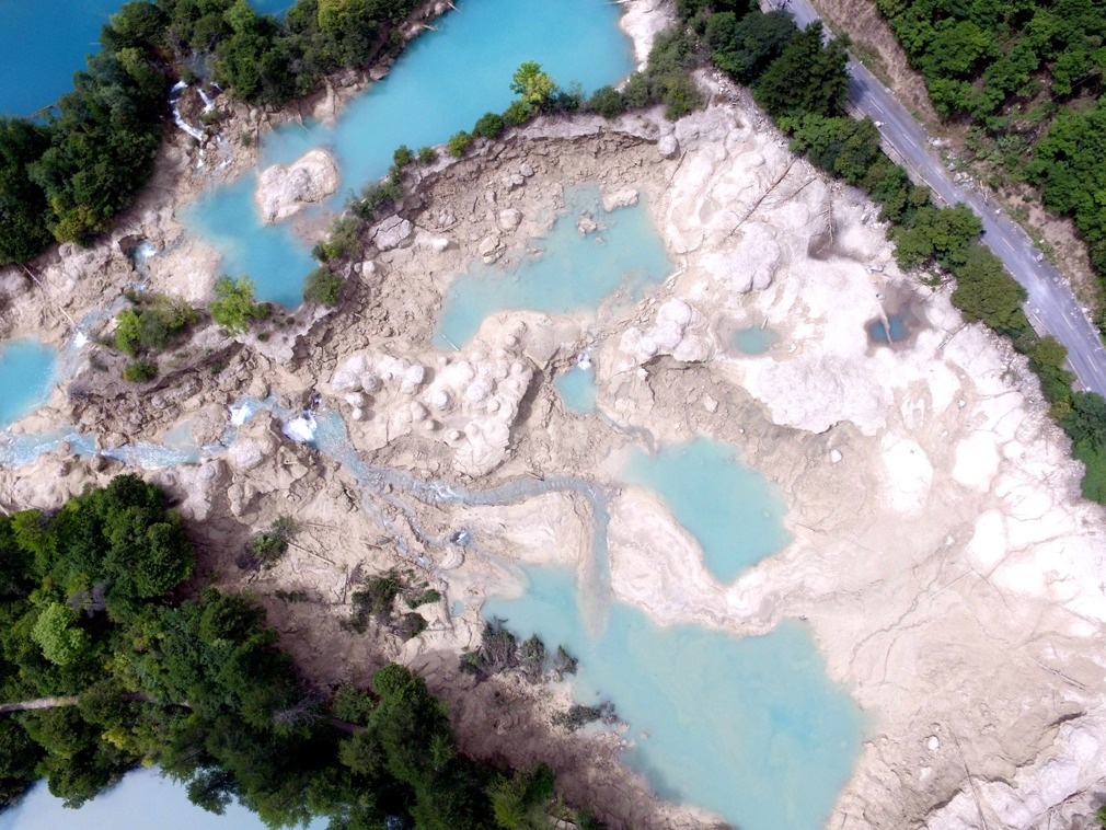 Cửu Trại Câu trước và sau động đất ảnh 12 Cuu Trai Cau truoc va sau dong dat anh 12