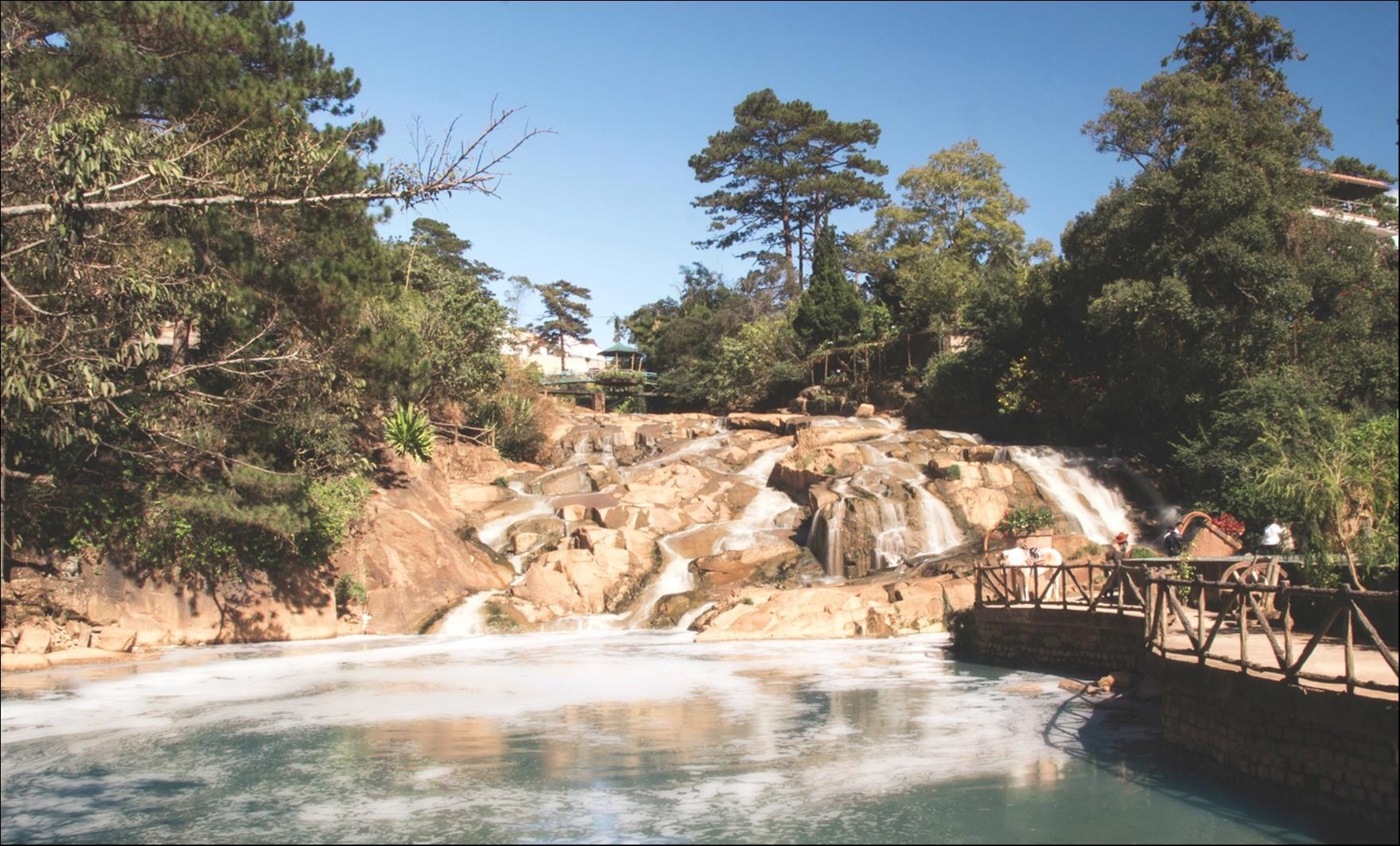 Những thác nước đẹp trong ảnh dấu ấn Việt Nam ảnh 6 Nhung thac nuoc dep trong anh dau an Viet Nam anh 6