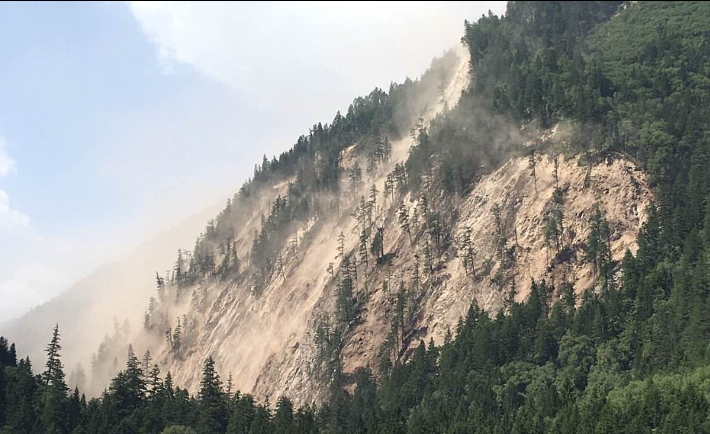 Cửu Trại Câu trước và sau động đất ảnh 11 Cuu Trai Cau truoc va sau dong dat anh 11