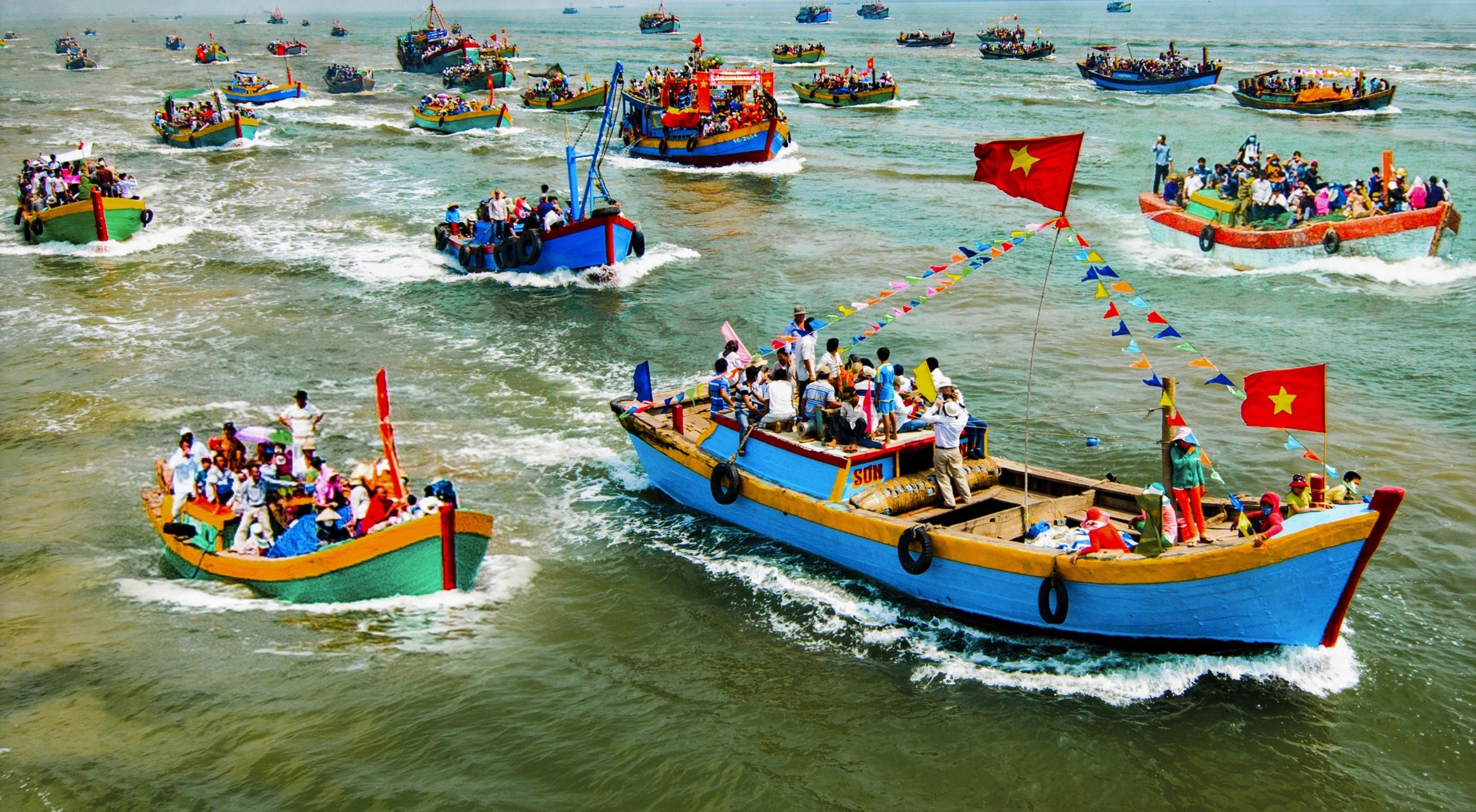 Nhung le hoi truyen thong tai hien trong bo anh 'Dau an Viet Nam' hinh anh