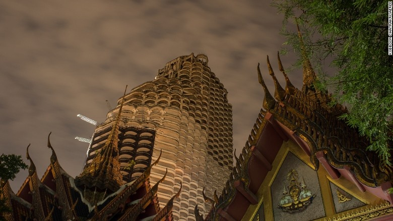 'Toa nha ma' giua Thu do Bangkok hinh anh
