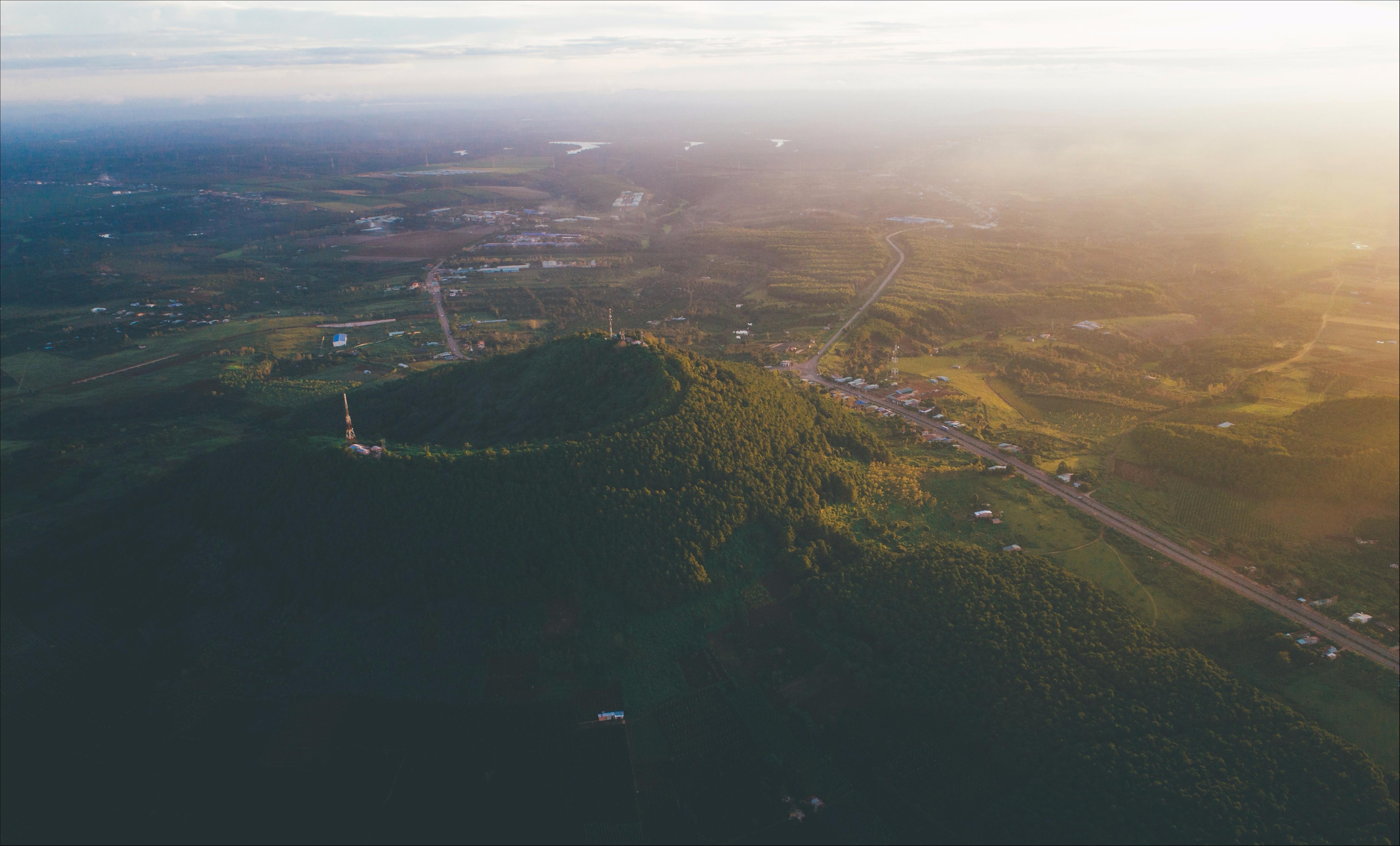 Pho nui Gia Lai dep hung vi trong anh 'Dau an Viet Nam' hinh anh
