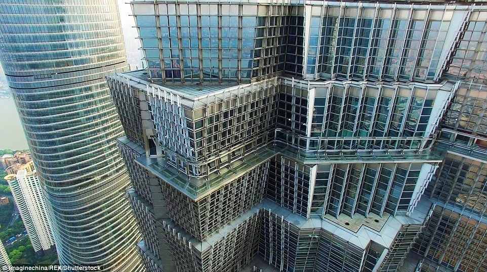 Những địa điểm ngắm cảnh khiến du khách thót tim ảnh 2 Nhung dia diem ngam canh khien du khach thot tim anh 2