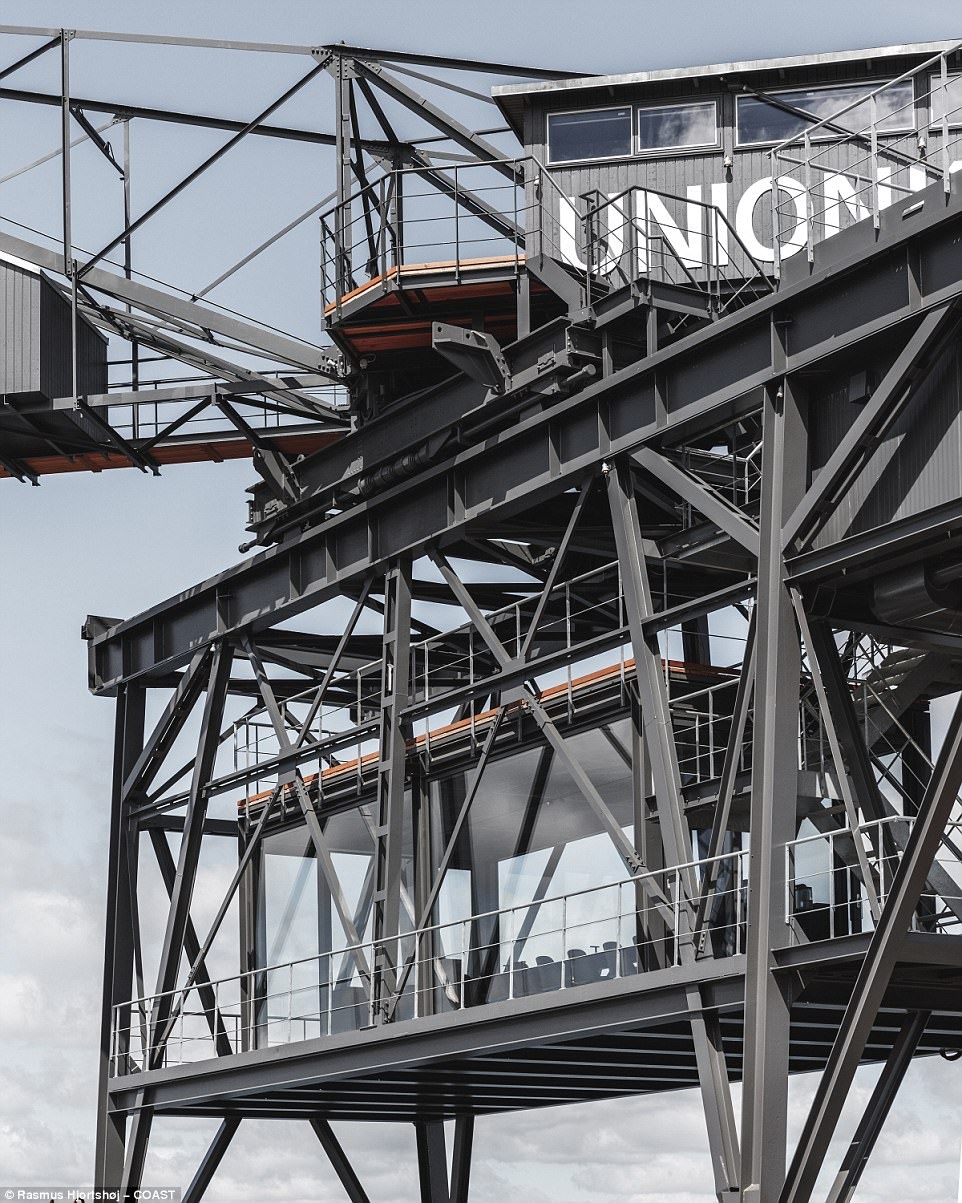 Khach san hang sang kem lang man nhat the gioi anh 9