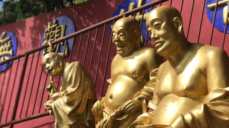 Tu vien co hon 10.000 tuong Phat o Hong Kong hinh anh