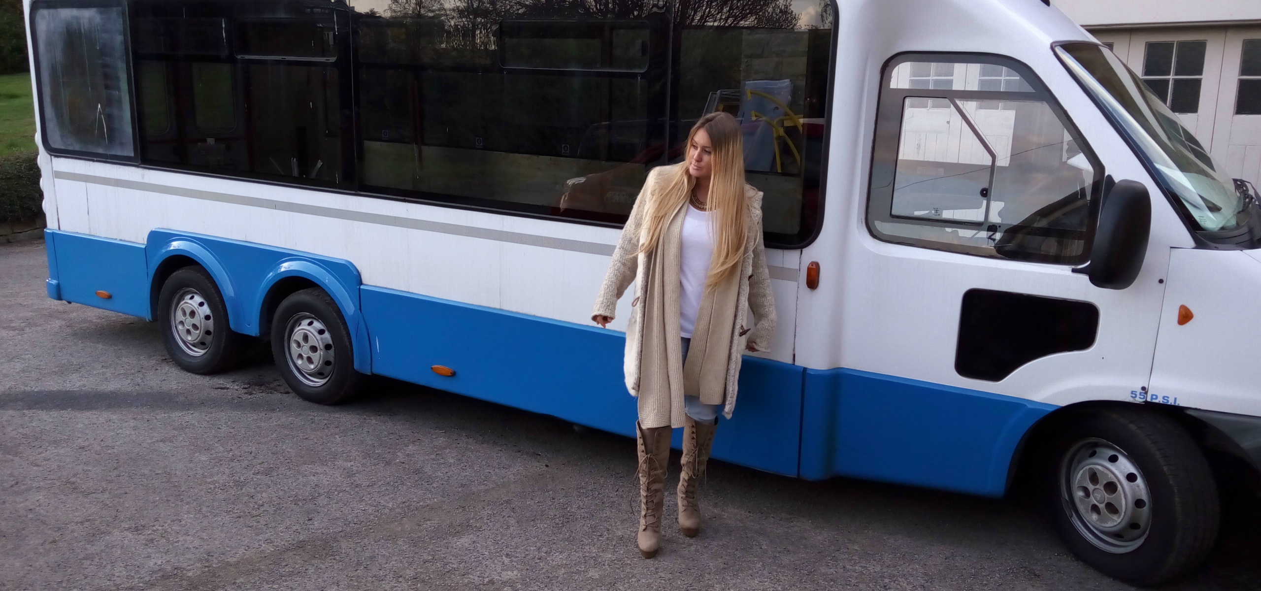 cap doi du lich anh 13