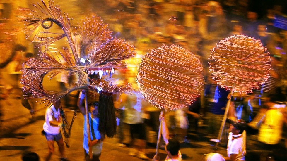 Vu dieu rong lua an tuong o Hong Kong dip Tet Trung thu hinh anh