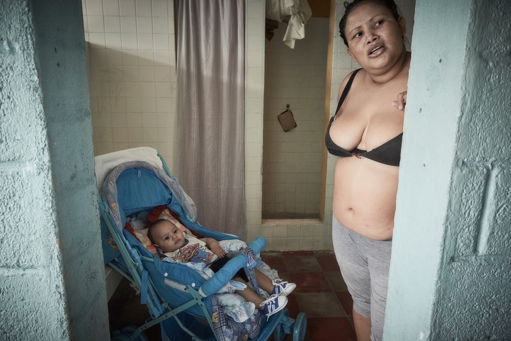 tre em trong nha tu anh 4