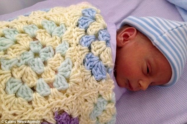 Nguoi phu nu lam me sau khi say thai 18 lan hinh anh