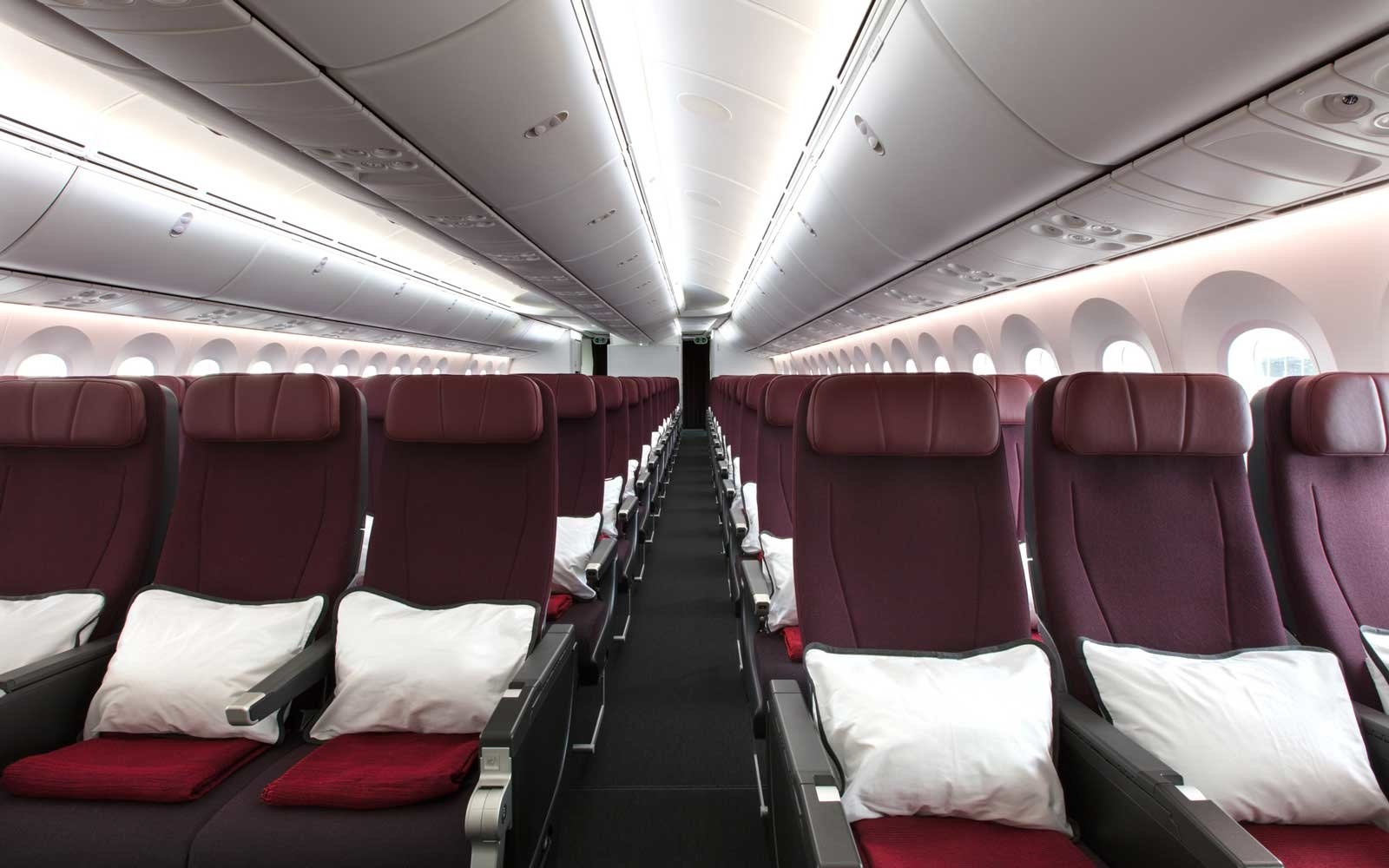 kham pha may bay thuc hien chuyen bay dai nhat the gioi anh 12