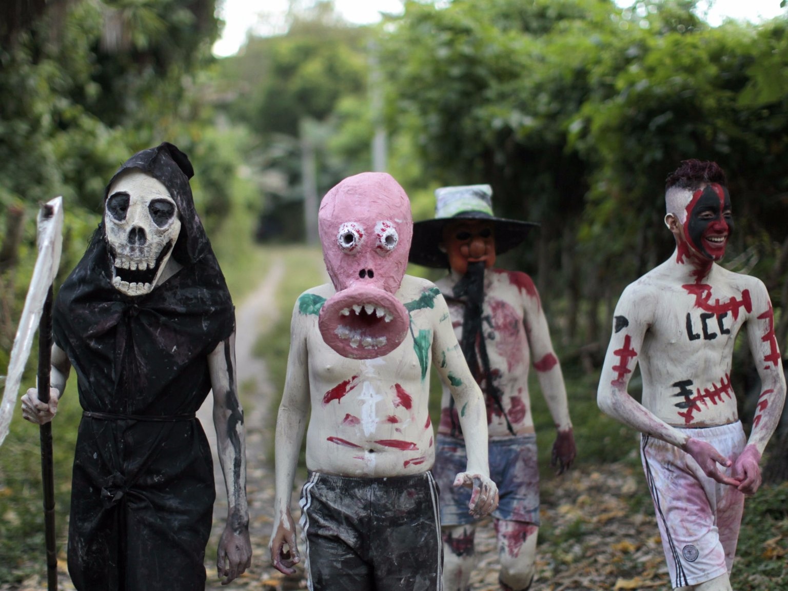 Le hoi tuong nho cac linh hon tren toan the gioi anh 6