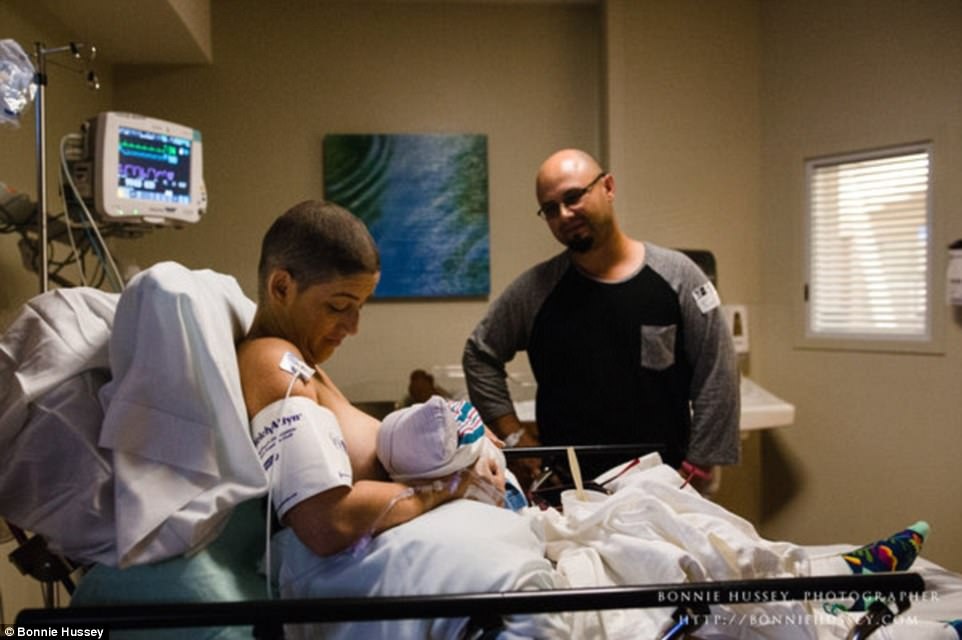 me mac ung thu sinh con anh 6