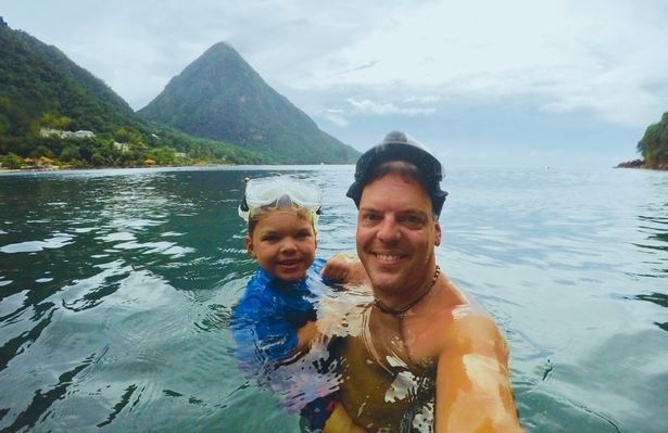 cap vo chong ban nha di du lich anh 5