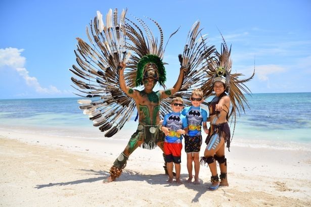 cap vo chong ban nha di du lich anh 6