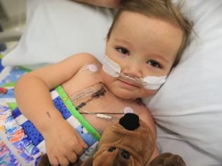 Cau be sinh ra chi co nua trai tim hinh anh