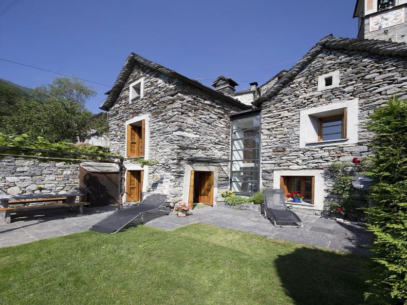 ngoi lang duoc chuyen thanh khach san anh 6