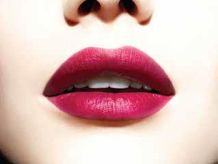 Co gai nghi mac can benh khong the chua khoi sau khi dung thu son moi hinh anh