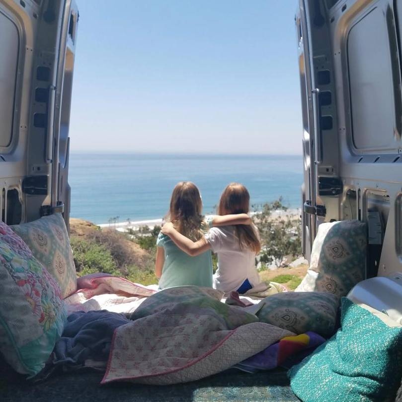 bo du lich cung 2 con gai anh 7