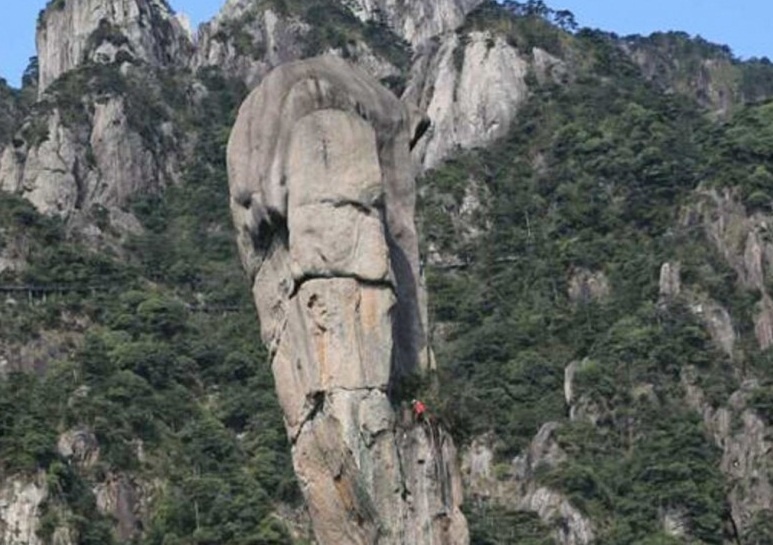 Du khach khoan cot da 300 trieu nam co the chiu an tu hinh anh