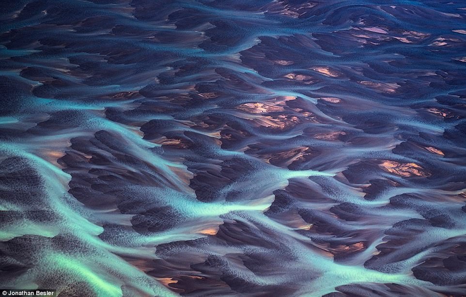 Ve dep ky ao cua Iceland nhin tu flycam anh 1