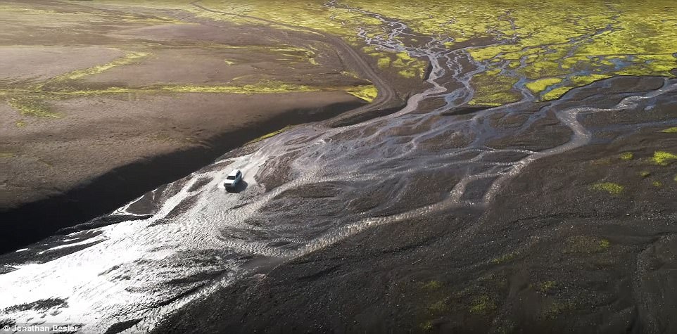 Ve dep ky ao cua Iceland tu flycam hinh anh