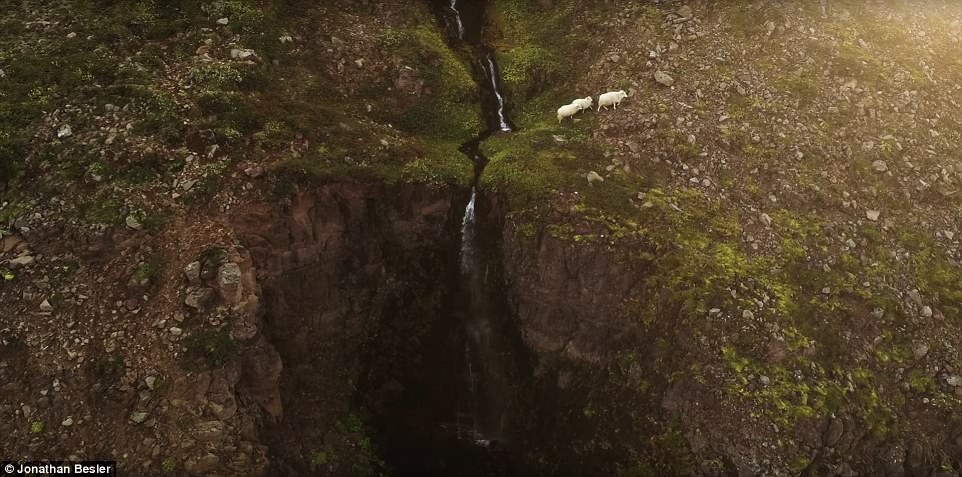 Ve dep ky ao cua Iceland nhin tu flycam anh 9