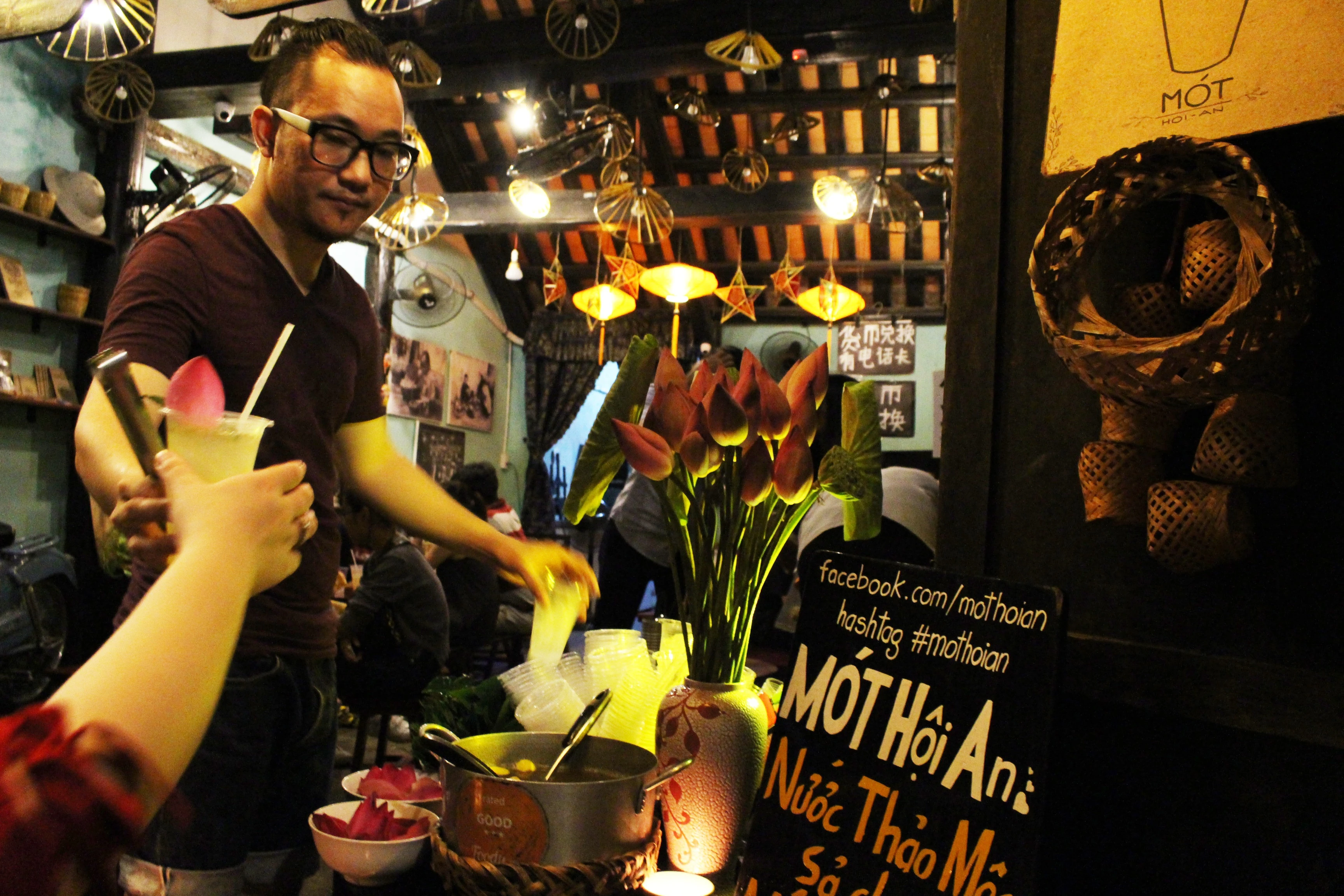 Quan nuoc thao moc gay sot o Hoi An anh 3