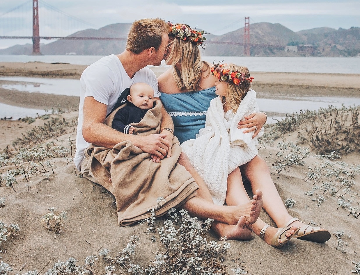 Nguoi me dua con trai 5 thang tuoi di du lich khi nghi thai san hinh anh