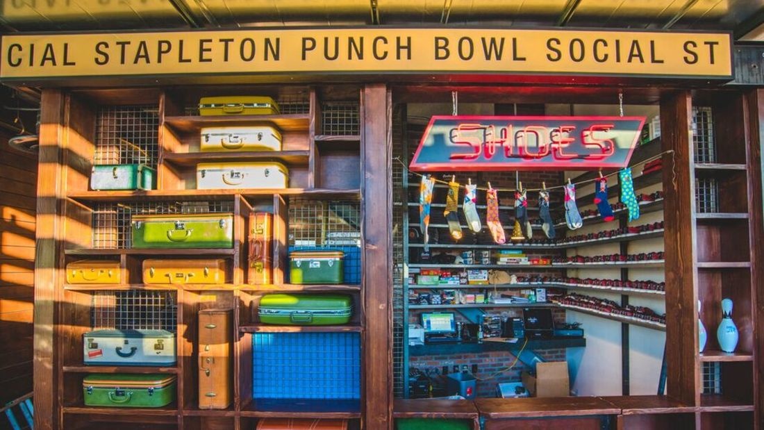 Nha hang duoc cai tao tu thap dieu khien khong luu anh 4