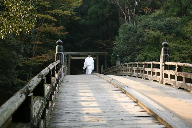 Ngoi den linh thieng nhat Nhat Ban 20 nam xay lai mot lan anh 4