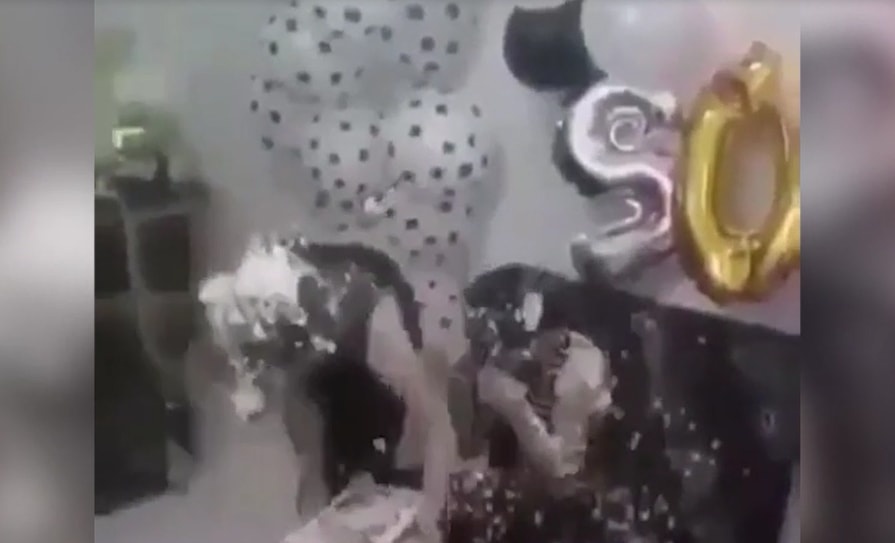 co gai bi bong anh 1