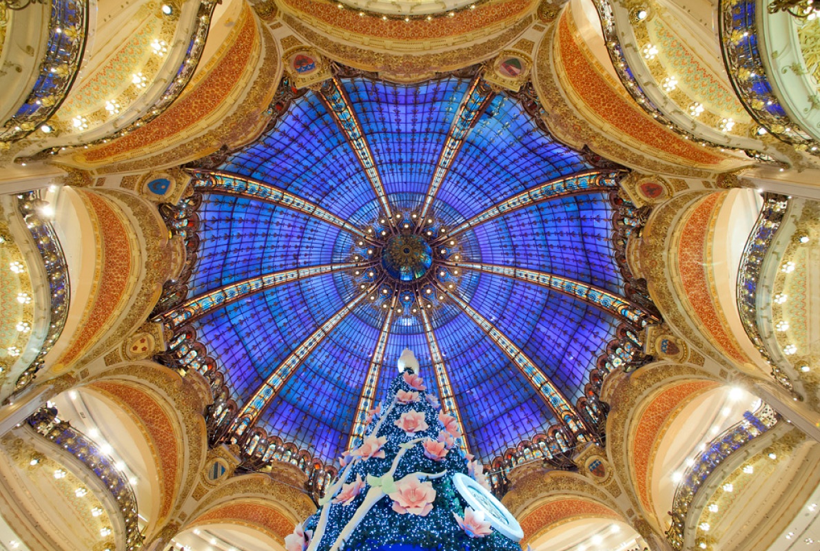 Những cây Giáng sinh tuyệt đẹp ở châu Âu ảnh 9 Nhung cay Giang sinh tuyet dep o chau Au anh 9