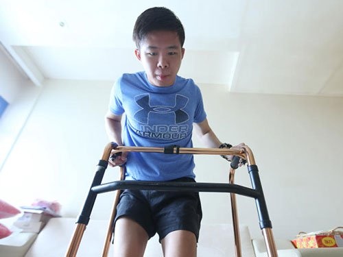 Cuoc song dao lon cua chang trai 21 tuoi bi dot quy hinh anh